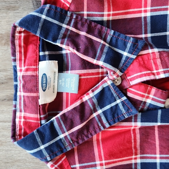 Button up dress shirt - Picture 2 of 4